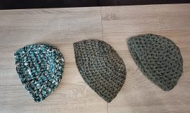 geknüpfte Beanies / Spielmützen